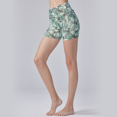 【SALE 60%OFF】ミッドライズカーブショーツ／パインコーンツリー