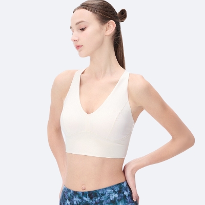 【SALE 30%OFF】ディープVクロップドタンク／バニラホワイト