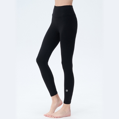 ハイライズシェイプクロップドパンツ／ブラック