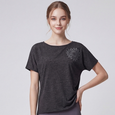 バットウィングスリーブロゴトップ／ブラック