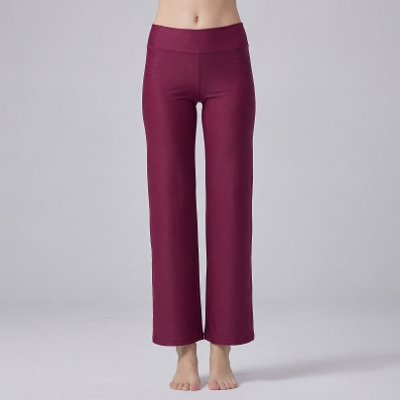 ミッドライズストレートパンツ／マゼンタレッド