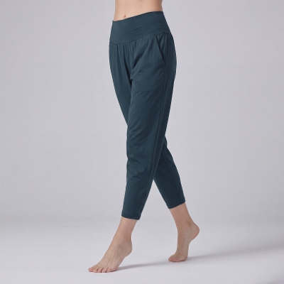 リストラティブヨガパンツ／ブラックイッシュグリーン
