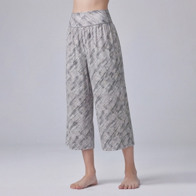 ハイライズエラスティックフレアパンツ／グレーフロステッドグラス