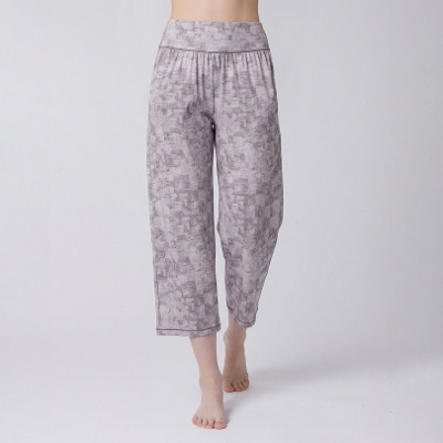 ハイライズエラスティックフレアパンツ／アクリル